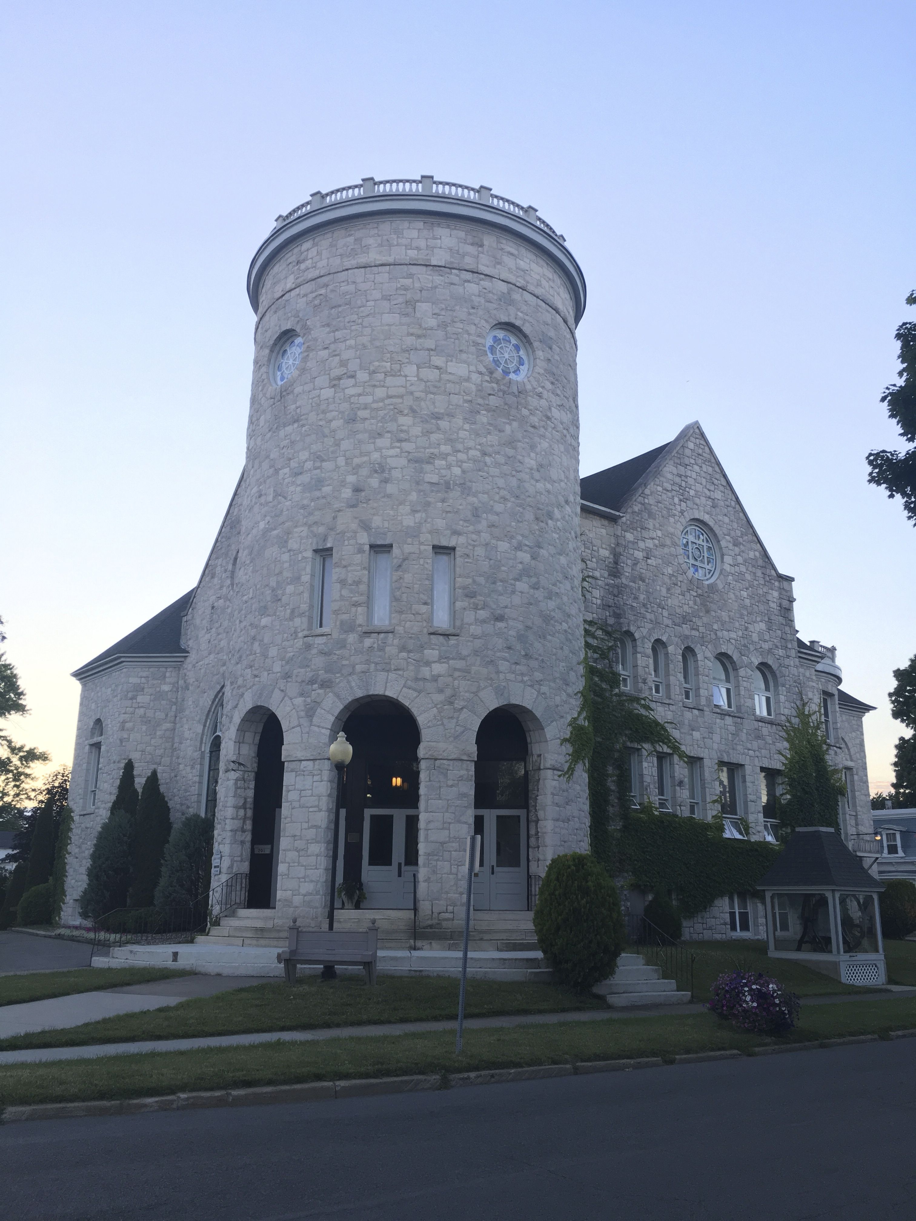 Lovely 'castle' in Canastota,NY